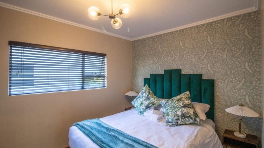 5 Bedroom Property for Sale in Gonubie Eastern Cape